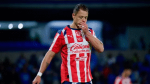 Chicharito Hernández concluye su segunda etapa con Chivas