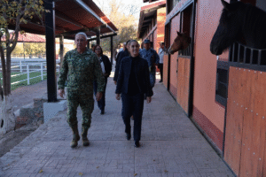 Sheinbaum visita instalaciones militares en Chihuahua