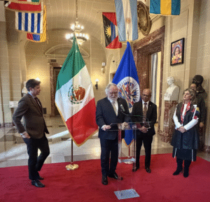 Alejandro Encinas fija postura de no intervención ante la OEA