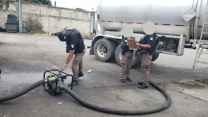 FGR asegura 32 mil litros de combustible y 19 vehículos en Veracruz