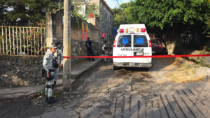 Cuatro personas mueren tras caer un automóvil a un canal de riego en Morelos