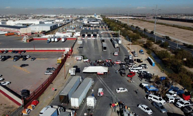 Productores liberan la mayoría de los cruces fronterizos en Chihuahua