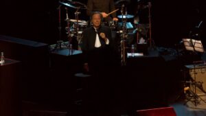 Denuncian a Julio Iglesias por agresión sexual