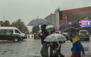 Frente frío 27 provocará lluvias intensas, descenso térmico en México