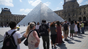 El Louvre aumentará 45% el precio de entrada para visitantes no europeos