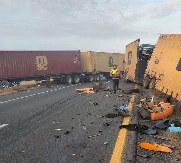 Choque múltiple en autopista México-Morelia-Guadalajara deja un muerto y 10 heridos