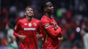 Toluca remonta a Santos y asume el liderato del torneo