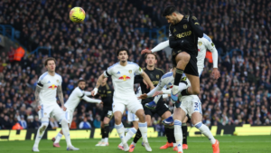 Fulham cae ante Leeds con gol de último minuto y corta racha en la Premier League