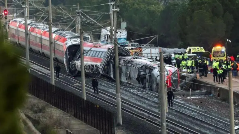 Sindicato de maquinistas convoca huelga nacional en España tras descarrilamientos