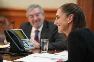 Sheinbaum afirma avances en seguridad y revisión del T-MEC tras llamada con Donald Trump