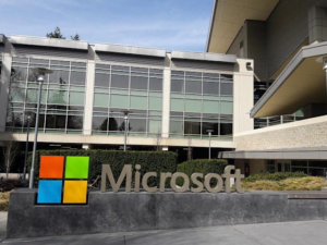 Microsoft pierde 357 mil millones de dólares en valor de mercado tras caída histórica en Wall Street