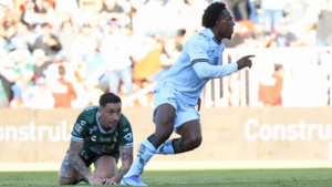 Querétaro vence 2-0 a León Con goles de Jhojan Julio