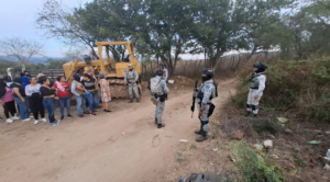 Identifican a cuatro mineros desaparecidos entre cuerpos hallados en fosa en Sinaloa