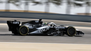 Checo Pérez debuta con Cadillac en el primer día de pruebas de la F1
