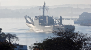 Llega a Cuba ayuda humanitaria en embarcaciones de la Marina