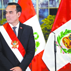 Congreso de Perú destituye al presidente José Jerí