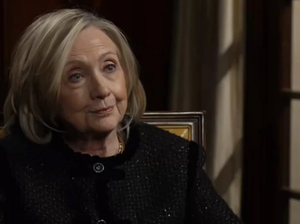 Hillary Clinton acusa a Trump de encubrimiento por archivos de Epstein