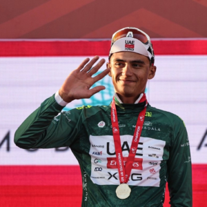 Isaac del Toro termina segundo en la tercera etapa del Tour UAE