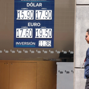 Peso mexicano abre con ligera depreciación