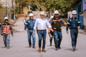 Urióstegui supervisa obras de pavimentación y agua potable en Cuernavaca