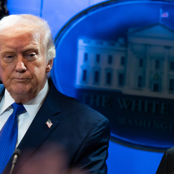 Trump eleva a 15% el arancel temporal global tras fallo de la Corte Suprema