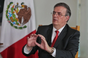 México mejora posición arancelaria frente a EE. UU., afirma Ebrard
