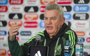 Javier Aguirre evita pronunciarse sobre temas políticos previo al México vs Islandia