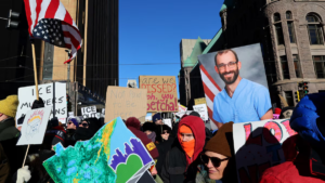 Identifican a agentes federales que dispararon contra Alex Pretti