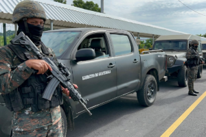 Guatemala refuerza presencia militar en frontera con México