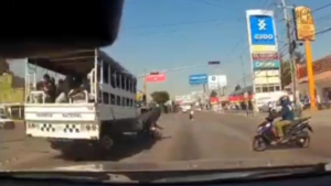 Accidente en Ecatepec: unidad de GN arrolla a motociclistas