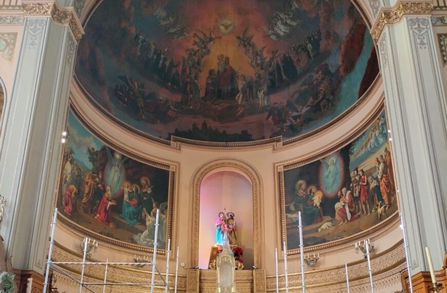 Restauran mural de la Sagrada Familia