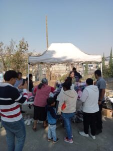 Lazos que Mueven realiza colecta de ropa en Zona Esmeralda