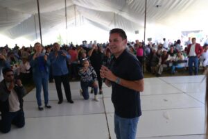 Luis Montaño muestra músculo en Atizapán