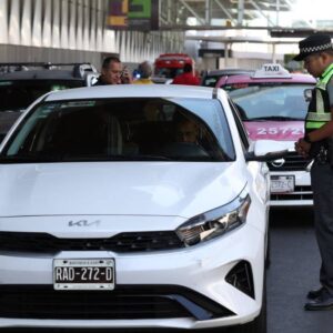 Taxis de aplicación tendrán estacionamiento en el AICM