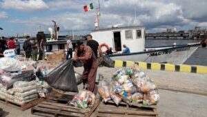 Arriba a Cuba primer barco con ayuda enviada desde México