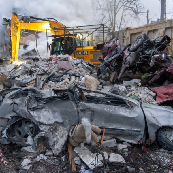 Ataques de Rusia con misiles dejan al menos 12 muertos en Ucrania