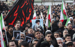 Clérigos iraníes eligen al sucesor de Jameneí en medio de escalada militar