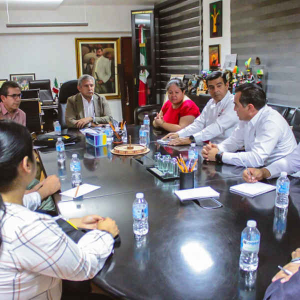 Urióstegui dialoga con CMIC para fortalecer agenda de infraestructura en Cuernavaca