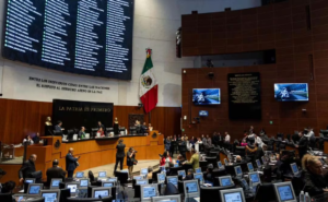 Avanza en comisiones del Senado reforma para limitar pensiones doradas
