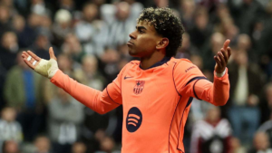Barcelona rescata empate ante Newcastle con gol en el tiempo añadido