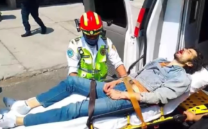 Actor Ángel Bichir es hospitalizado tras caer desde edificio