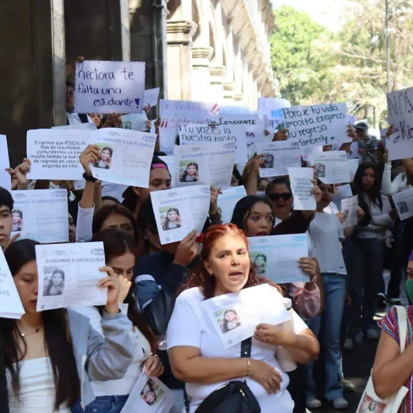 Estudiantes de la UAEM marchan por tercera vez para exigir localización de Kimberly