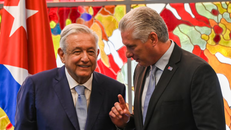 López Obrador pide apoyo para Cuba ante crisis económica