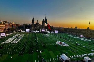Zócalo rompe récord Guinness con la clase de futbol más grande del mundo