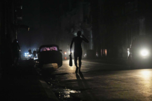 Cuba sufre apagón total en medio de crisis energética