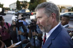 Advierten a Trump sobre archivos Epstein tras ataque contra Irán