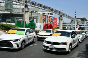 Uber y taxistas de CDMX concretan alianza tras 14 años de disputa