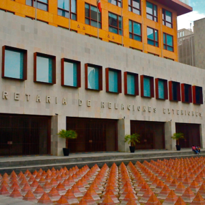 SRE exige investigar muerte de mexicano bajo custodia de ICE