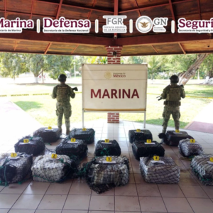 Marina asegura 650 kg de cocaína en costas de Michoacán
