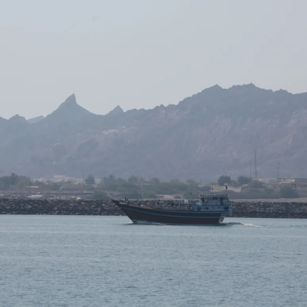 Ataque en el estrecho de Ormuz agrava crisis energética